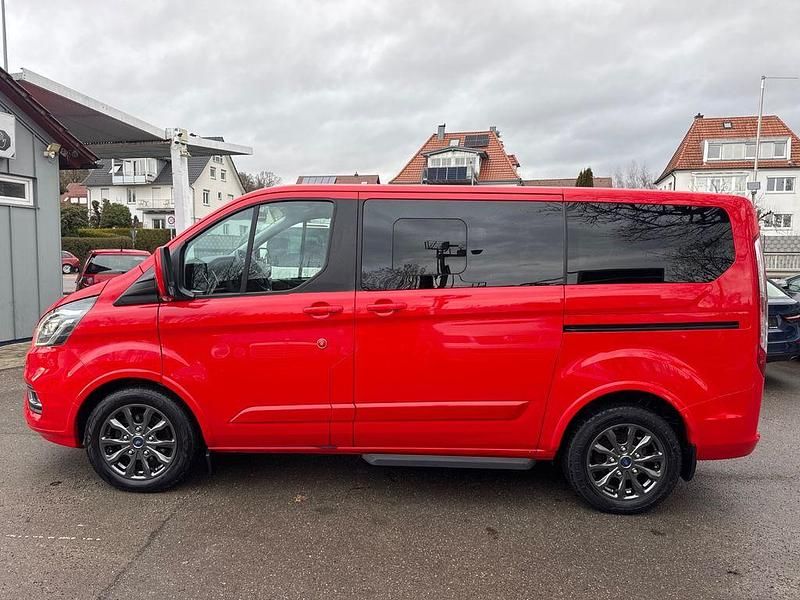 Gebraucht Ford Tourneo Titanium X 185 PS (136 kW) 2021 Rot Van / Kleinbus
