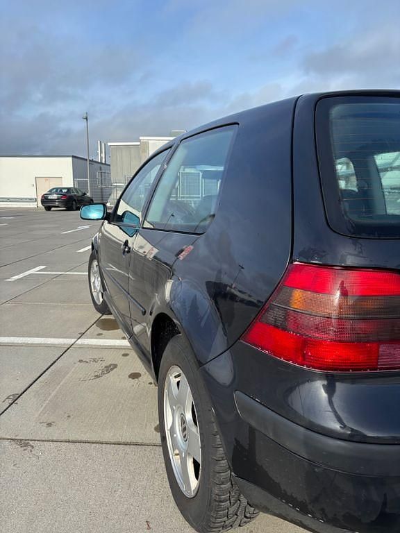 Gebraucht VW Golf IV Edition 75 PS (55 kW) 2001 Schwarz Limousine