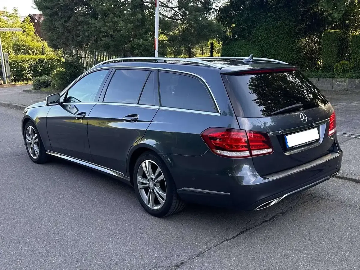 Gebraucht Mercedes E250 Avantgarde 204 PS (150 kW) 2013 Grau Kombi
