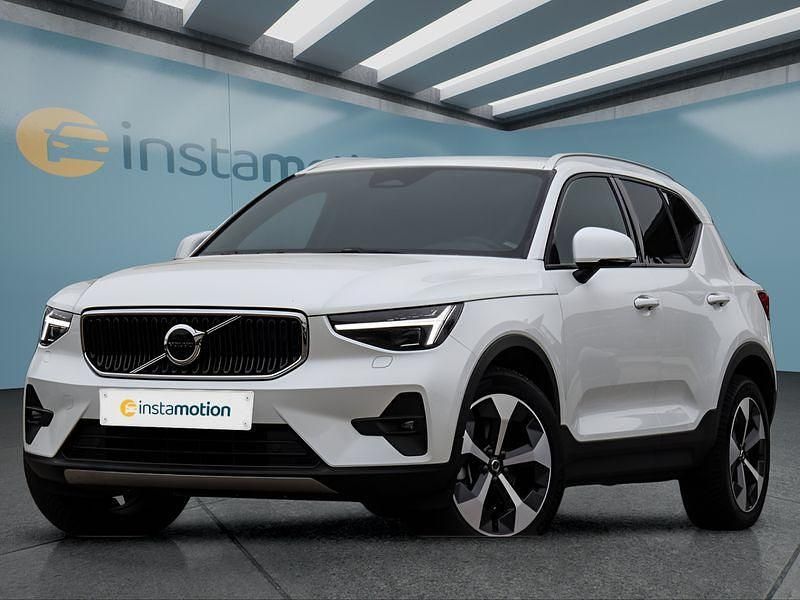 Weiß Gebraucht 2024 Volvo XC40 Core SUV | 35.649 € (Guter Preis) - Bild 1/4
