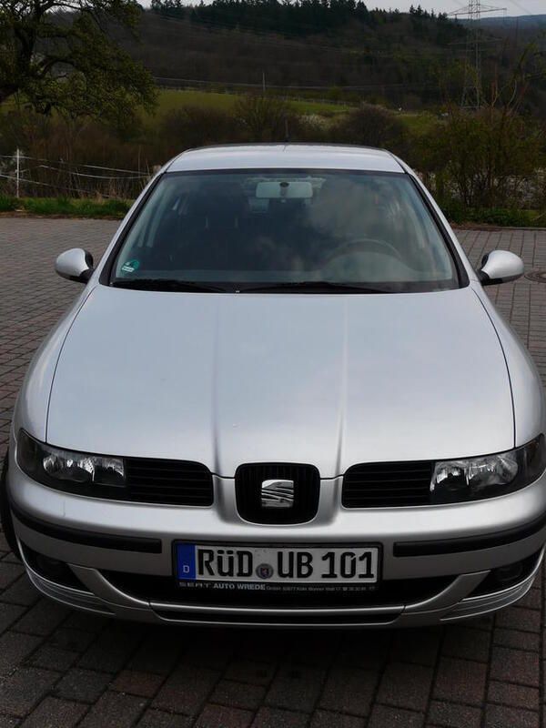 Second-hand Seat Leon 105 CP (77 kW) 2003 Argintiu Berlinǎ