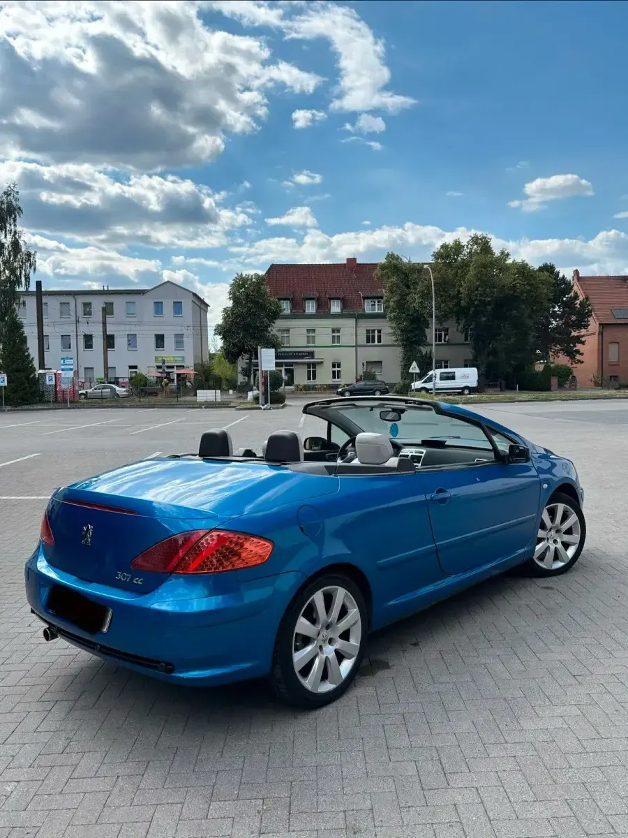 Gebraucht Peugeot 307 CC 136 PS (100 kW) 2004 Blau Cabrio