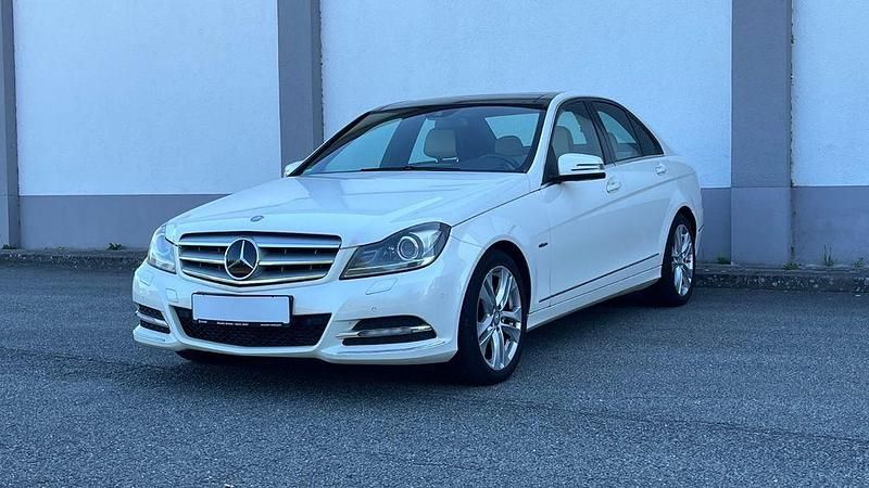 Weiß Gebraucht 2012 Mercedes C250 Limousine | 7.990 € (Fairer Preis) - Bild 1/4