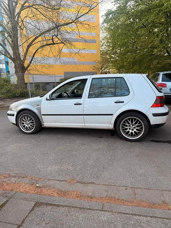 Gebraucht VW Golf IV 75 PS (55 kW) 1998 Weiß Kleinwagen