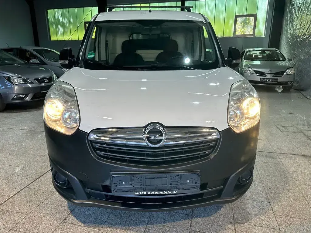 Używany Opel Combo 105 KM (77 kW) 2014 Biały Minivan