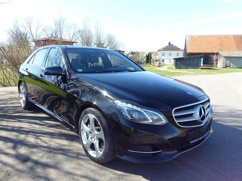 Gebraucht Mercedes E400 333 PS (244 kW) 2014 Schwarz Limousine
