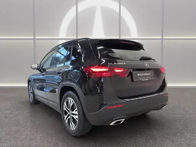 Gebraucht Mercedes GLA180 Advanced Plus 116 PS (85 kW) 2026 Schwarz SUV