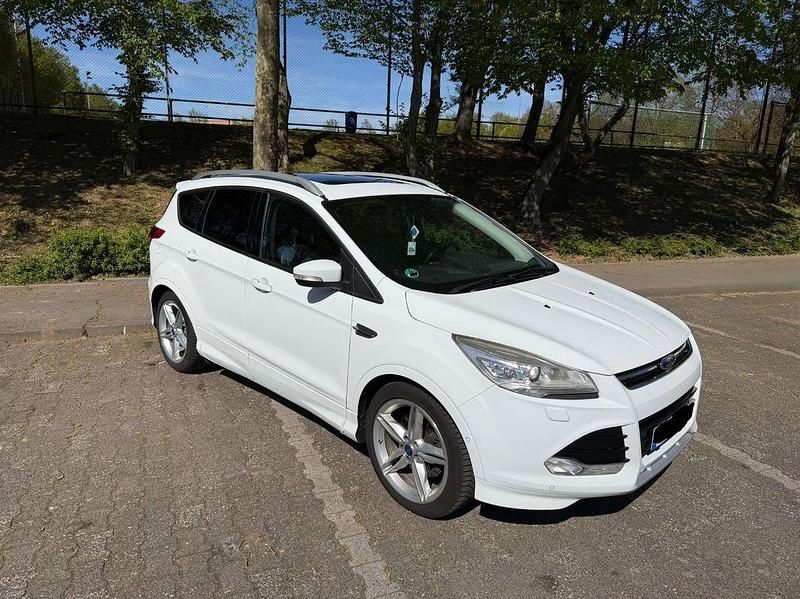 Gebraucht Ford Kuga Individual 163 PS (119 kW) 2014 Weiß SUV