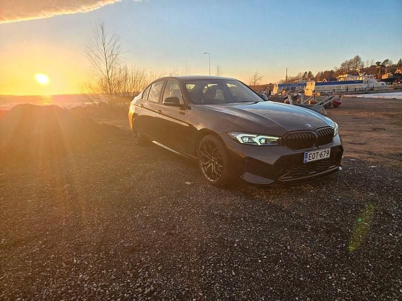 Second-hand BMW 330e Exclusive 252 CP (185 kW) 2017 Maro Berlinǎ