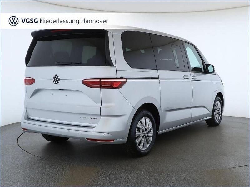 Usata VW Multivan Style 177 CV (130 kW) 2025 Argento Monovolume