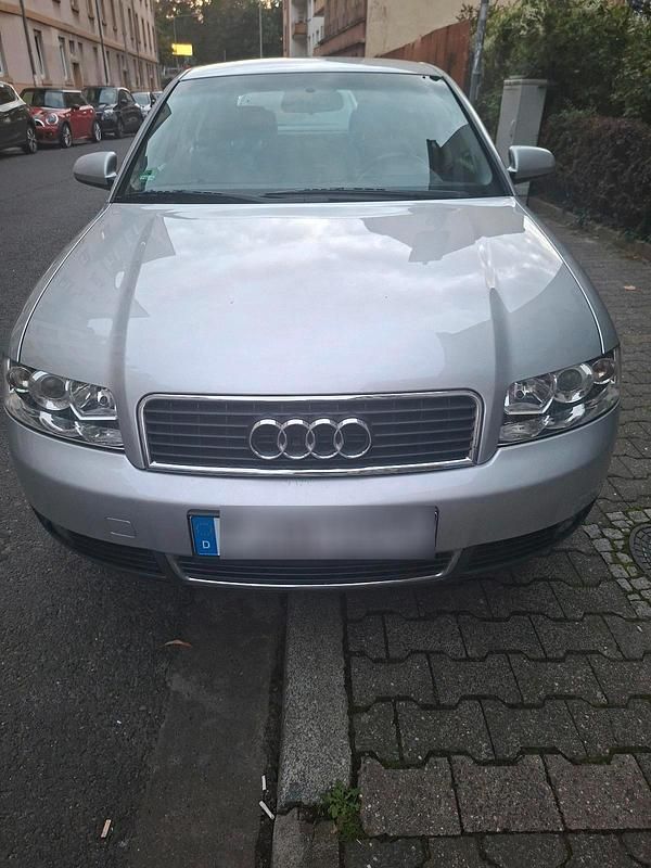 Silber Gebraucht 2001 Audi A4 Limousine | 3.500 € (Etwas zu teuer) - Bild 1/4