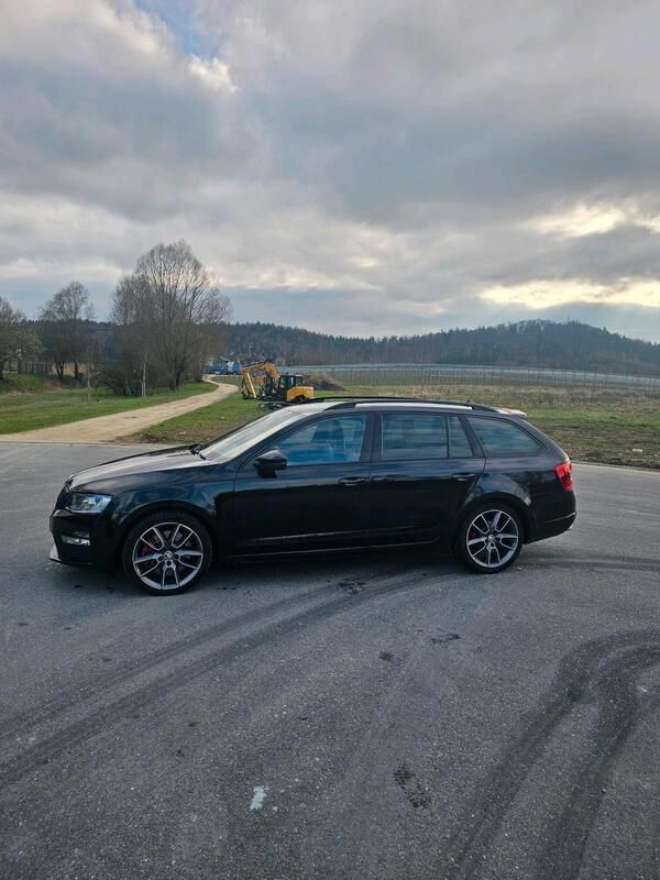 Schwarz Gebraucht 2014 Skoda Octavia RS Kombi | 13.699 € (Fairer Preis) - Bild 1/4