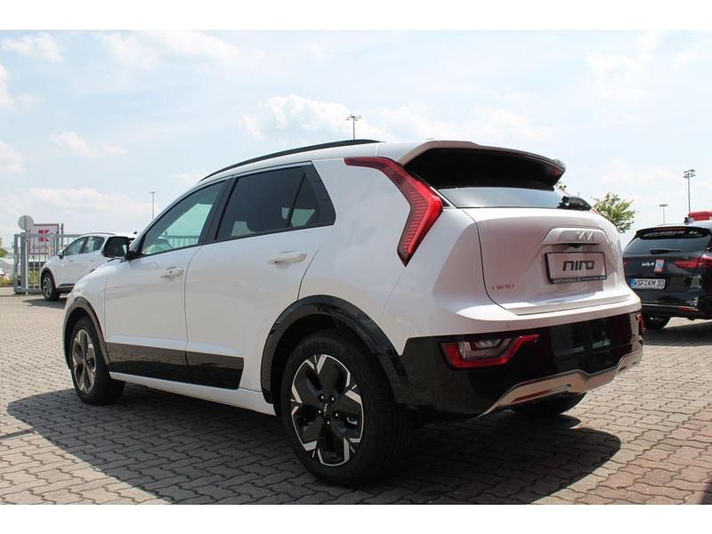 Gebraucht Kia e-Niro Vision 150 kW (204 PS) 2023 Schneeweiss perleffekt SUV