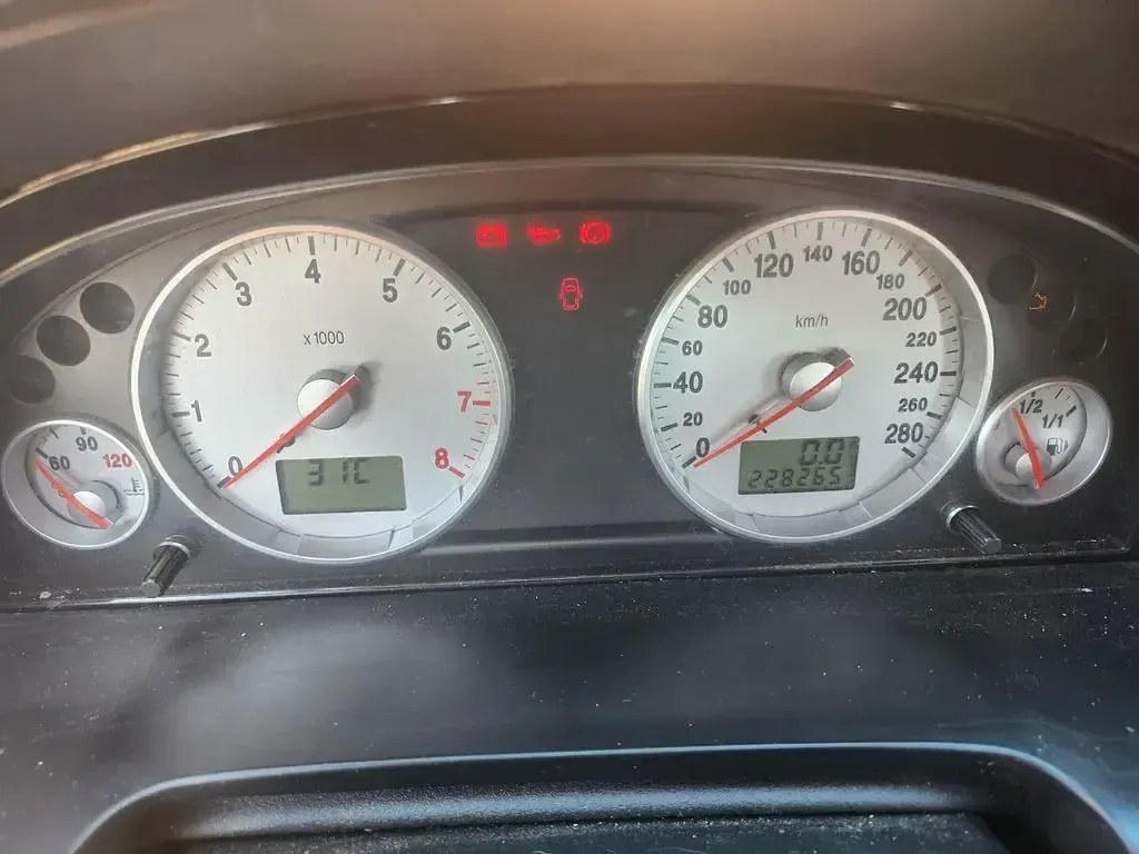 Gebraucht Ford Mondeo Ghia 170 PS (125 kW) 2001 Silber Limousine