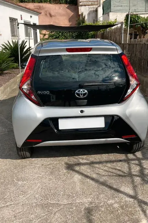 Gebraucht Toyota Aygo X-clusiv 72 PS (52 kW) 2019 Grau Kleinwagen