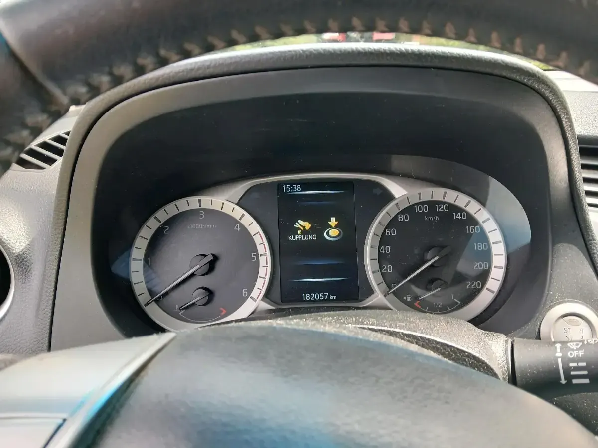 Gebraucht Nissan Navara 190 PS (139 kW) 2016 Silber Pickup