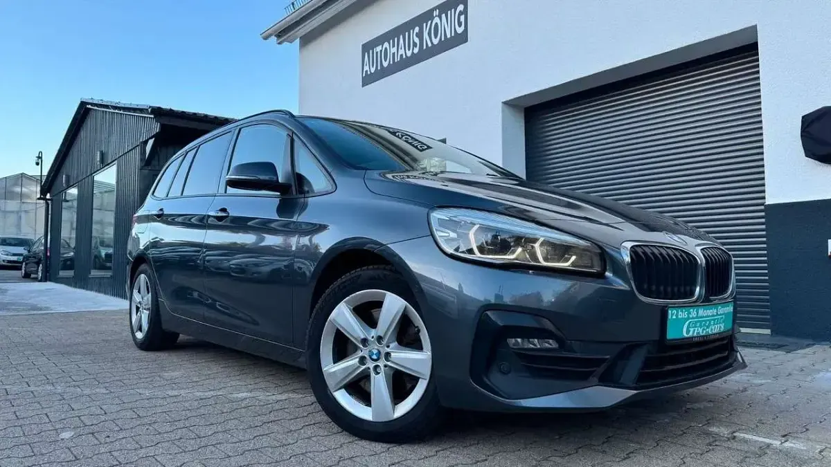 Gebraucht BMW 220 190 PS (139 kW) 2022 Grau Van / Kleinbus