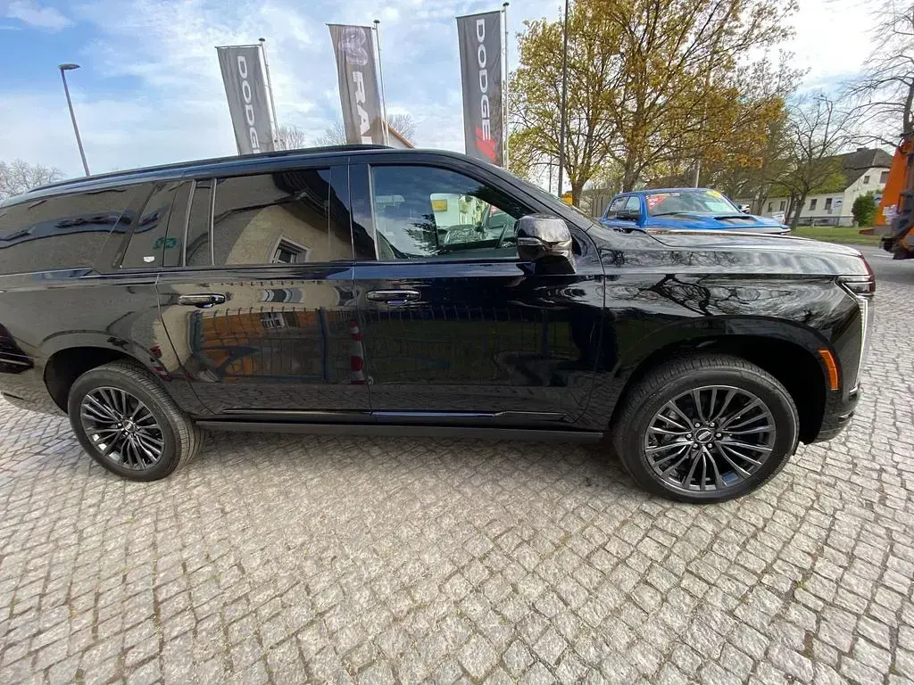 Neu Cadillac Escalade 426 PS (313 kW) 2026 Schwarz SUV