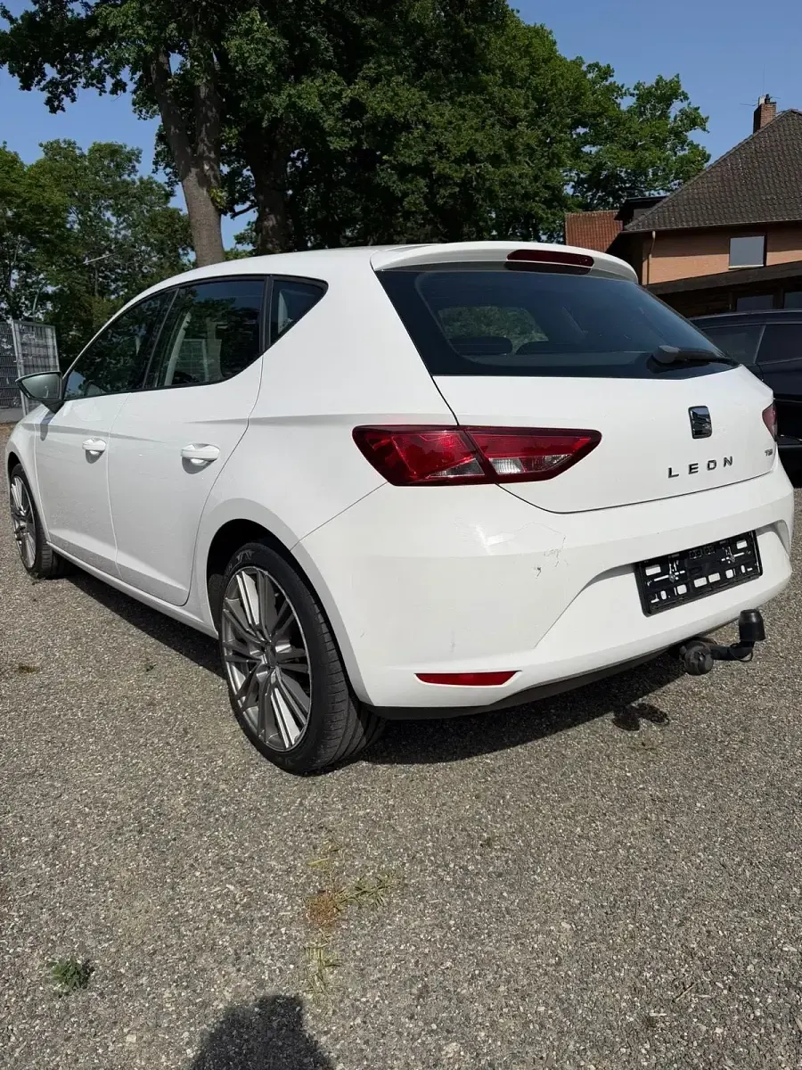 Gebraucht Seat Leon 110 PS (80 kW) 2015 Weiß Kleinwagen