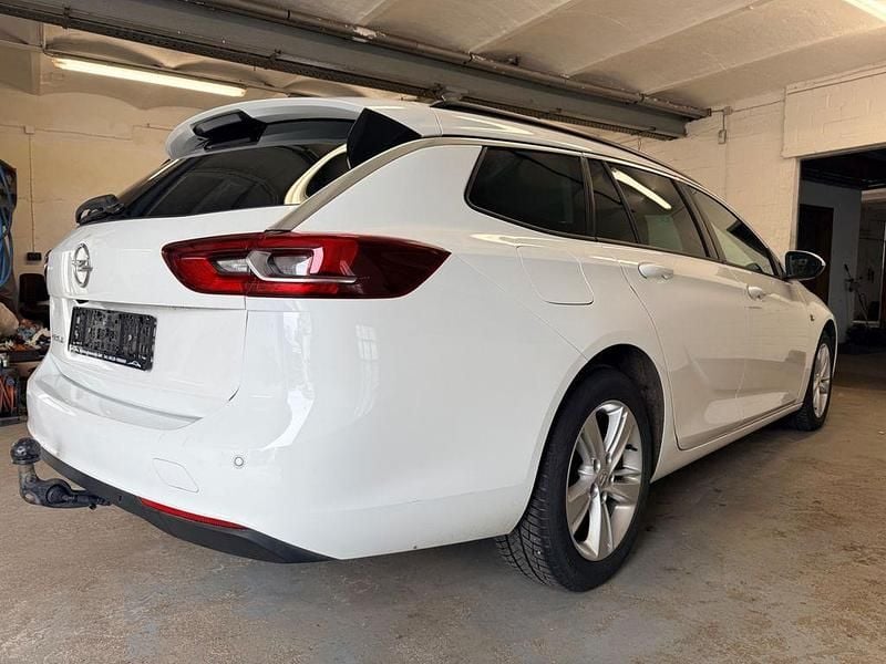 Gebraucht Opel Insignia 170 PS (125 kW) 2019 Weiß Limousine