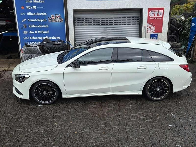 Calcitweiss/zirrusweiss Gebraucht 2016 Mercedes CLA200 Kombi | 17.800 € (Guter Preis) - Bild 1/4