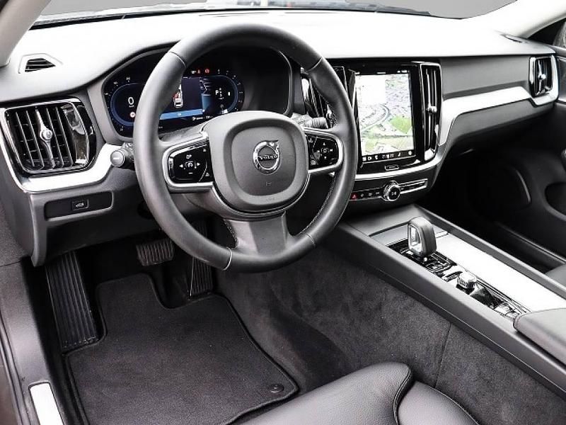 Gebraucht Volvo V60 Plus 197 PS (144 kW) 2025 Grau Kombi