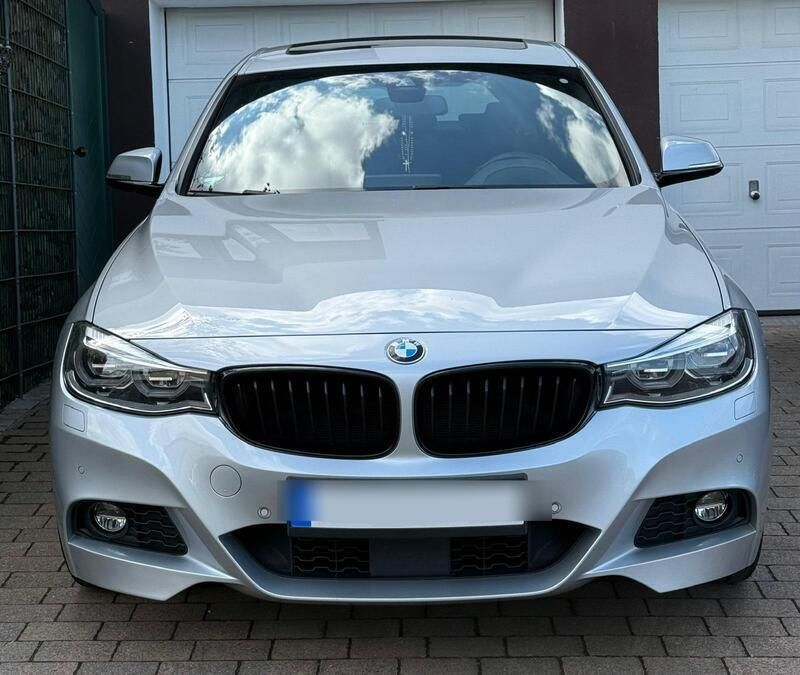 Silber Gebraucht 2016 BMW 330 Gran Turismo Shadowline Limousine | 26.990 € - Bild 1/4