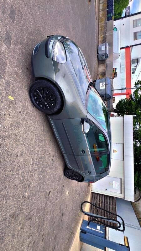 Grün Gebraucht 2004 VW Golf V Kleinwagen | 3.700 € (Fairer Preis) - Bild 1/4