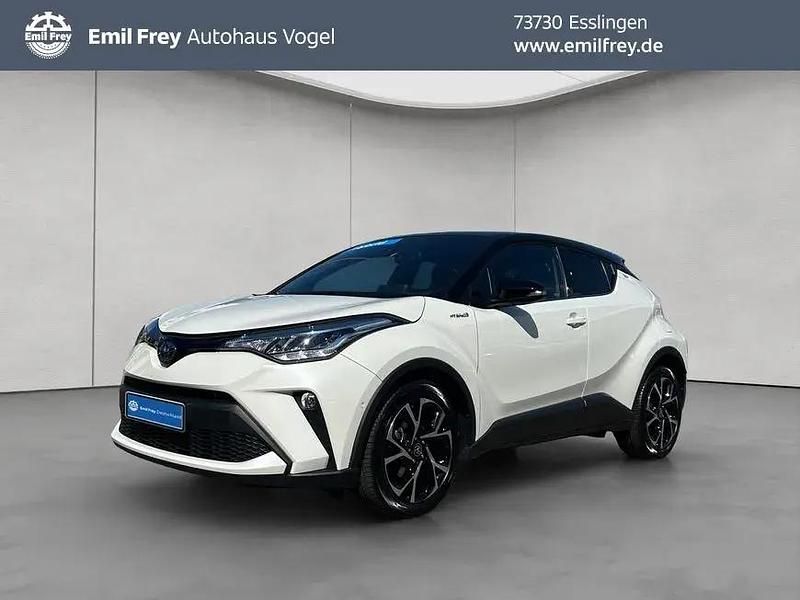 Novaweiß perleffekt / dach schwarz Gebraucht 2021 Toyota C-HR Plus SUV | 22.980 € (Fairer Preis) - Bild 1/4