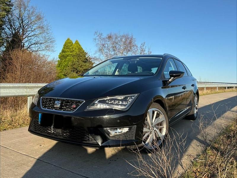 Schwarz Gebraucht 2016 Seat Leon ST FR Kombi | 14.200 € (Fairer Preis) - Bild 1/4