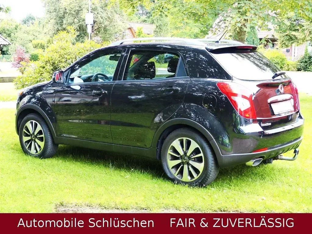 Gebraucht SsangYong Korando 175 PS (128 kW) 2015 Schwarz SUV
