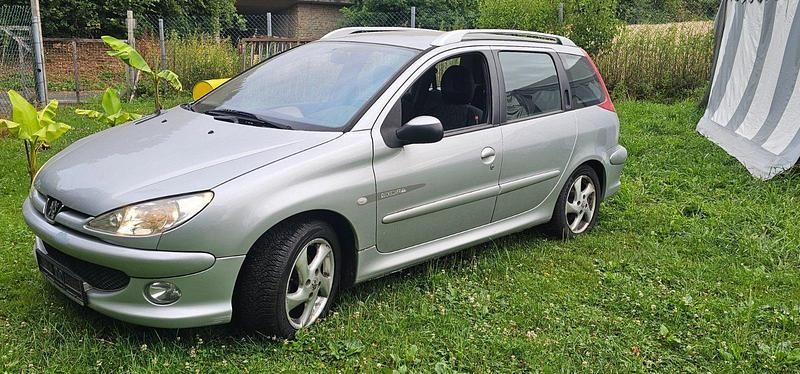 Silber Gebraucht 2004 Peugeot 206 Kombi | 530 € (Superpreis) - Bild 1/4