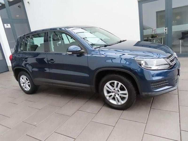 Gebraucht VW Tiguan Trendline 125 PS (91 kW) 2015 Blau SUV