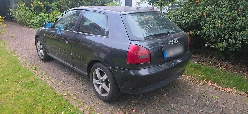 Grau Gebraucht 1996 Audi A3 Kleinwagen | 800 € (Superpreis) - Bild 1/4