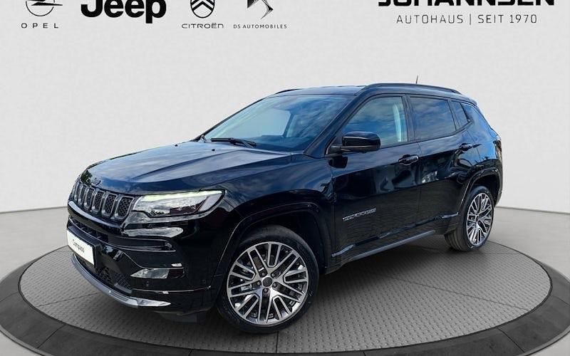 Neu Jeep Compass Summit 131 PS (96 kW) 2025 Schwarz SUV