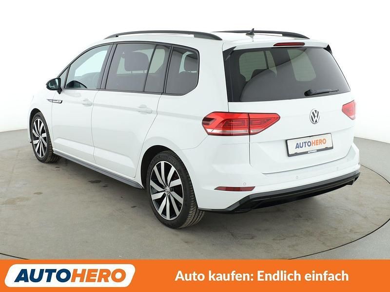 Gebraucht VW Touran Highline 150 PS (110 kW) 2019 Weiß Van / Kleinbus