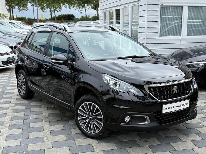 Schwarz perla nera Gebraucht 2019 Peugeot 2008 Active SUV | 8.900 € (Guter Preis) - Bild 1/4