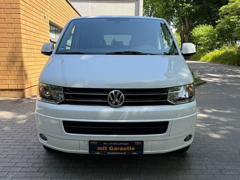 Gebraucht VW Multivan Team 179 PS (131 kW) 2011 Candyweiss Van / Kleinbus