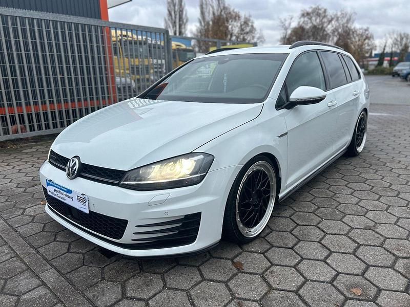 Weiß Gebraucht 2017 VW Golf VII GTD Kombi | 11.950 € (Guter Preis) - Bild 1/4