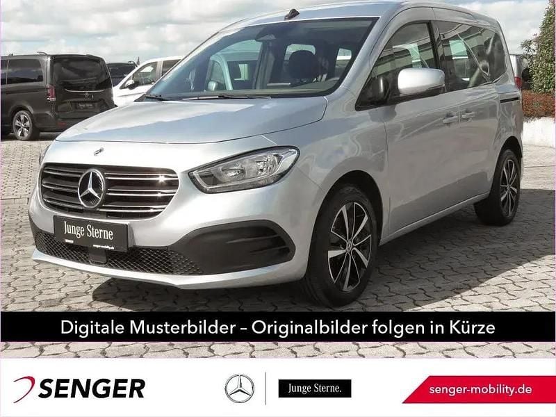Silber Gebraucht 2024 Mercedes 180 Limousine | 28.450 € (Fairer Preis) - Bild 1/1