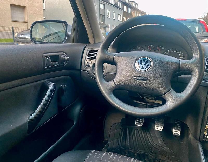 Gebraucht VW Golf IV 101 PS (74 kW) 2001 Blau Kleinwagen