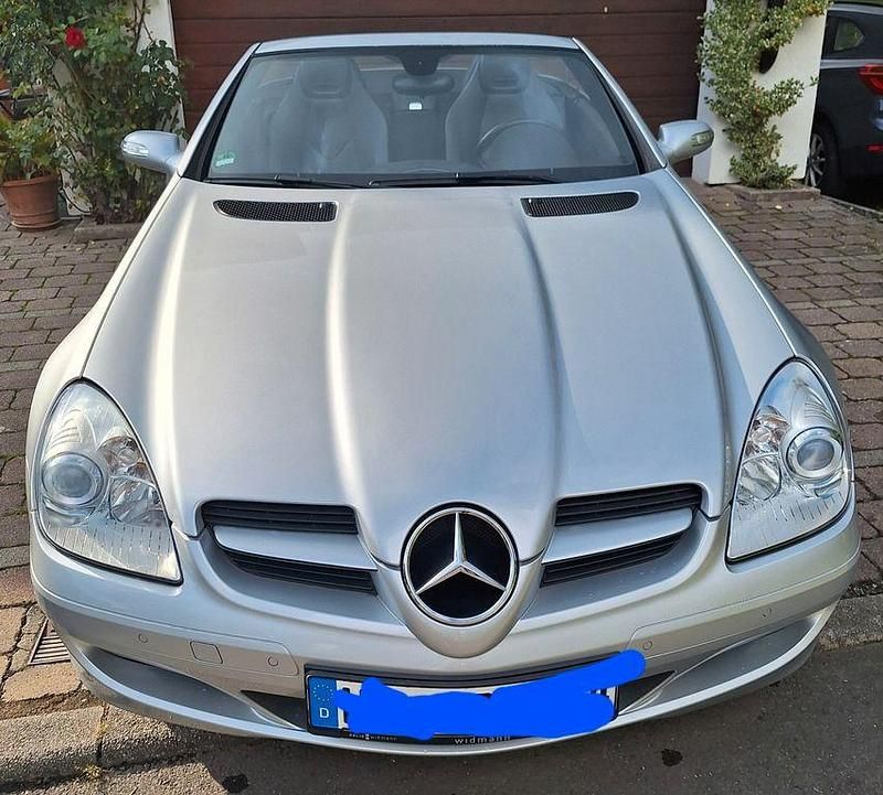 Silber Gebraucht 2006 Mercedes SLK200 Cabrio | 8.900 € (Fairer Preis) - Bild 1/4