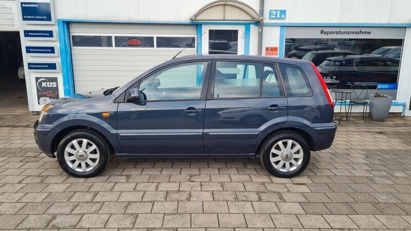 Gebraucht Ford Fusion Trend 80 PS (58 kW) 2012 Grau Limousine