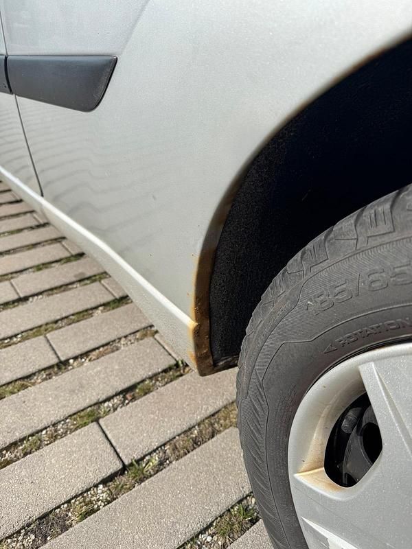 Gebraucht Ford Focus 100 PS (73 kW) 2003 Silber Kleinwagen