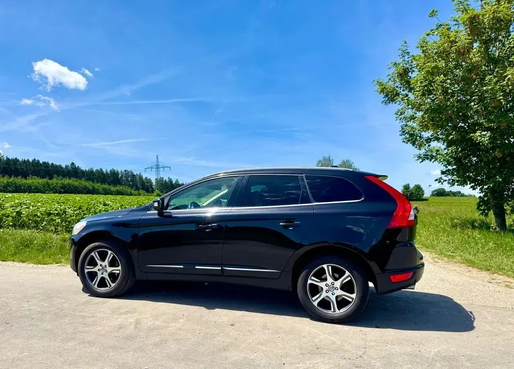 Gebraucht Volvo XC60 Summum 215 PS (158 kW) 2011 Schwarz SUV