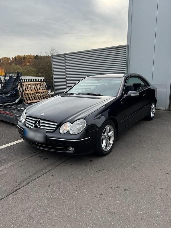 Schwarz Gebraucht 2002 Mercedes CLK240 Coupé | 3.100 € (Guter Preis) - Bild 1/4