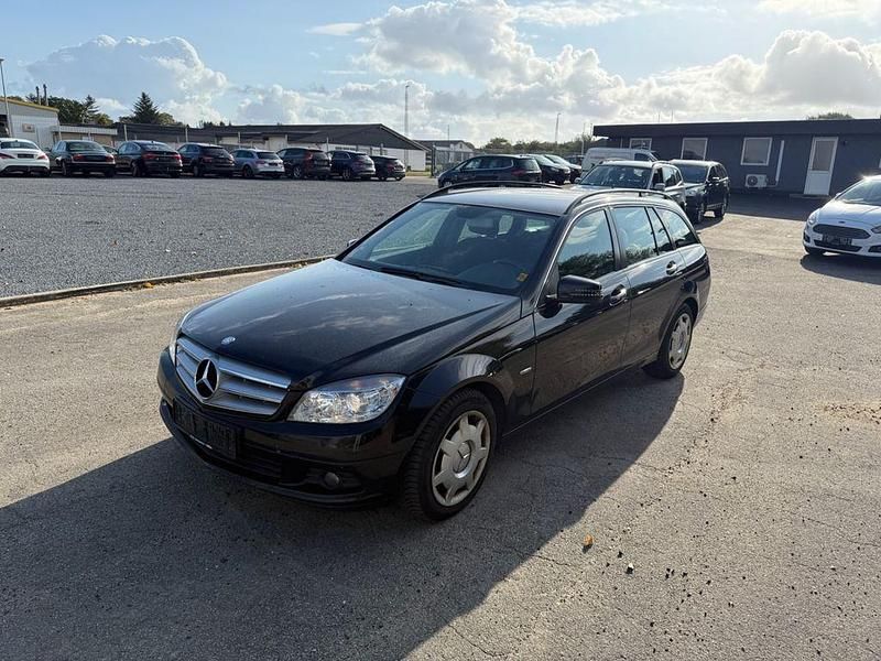 Schwarz Gebraucht 2010 Mercedes C200 Kombi | 2.100 € - Bild 1/4