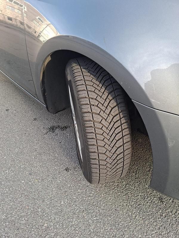 Gebraucht VW Golf VI 105 PS (77 kW) 2011 Grau Kleinwagen