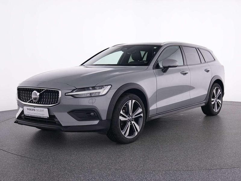 Gebraucht Volvo V60 CC Plus 197 PS (144 kW) 2023 Other Kombi