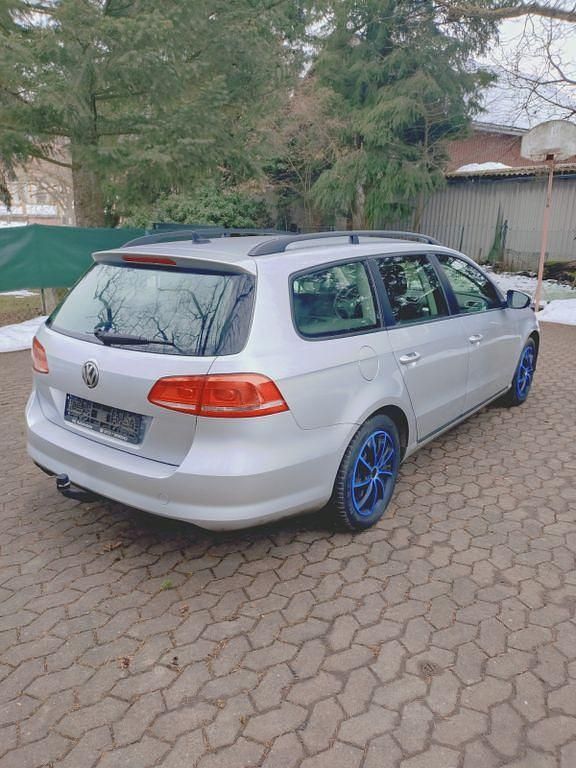 Gebraucht VW Passat 140 PS (102 kW) 2012 Silber Kombi